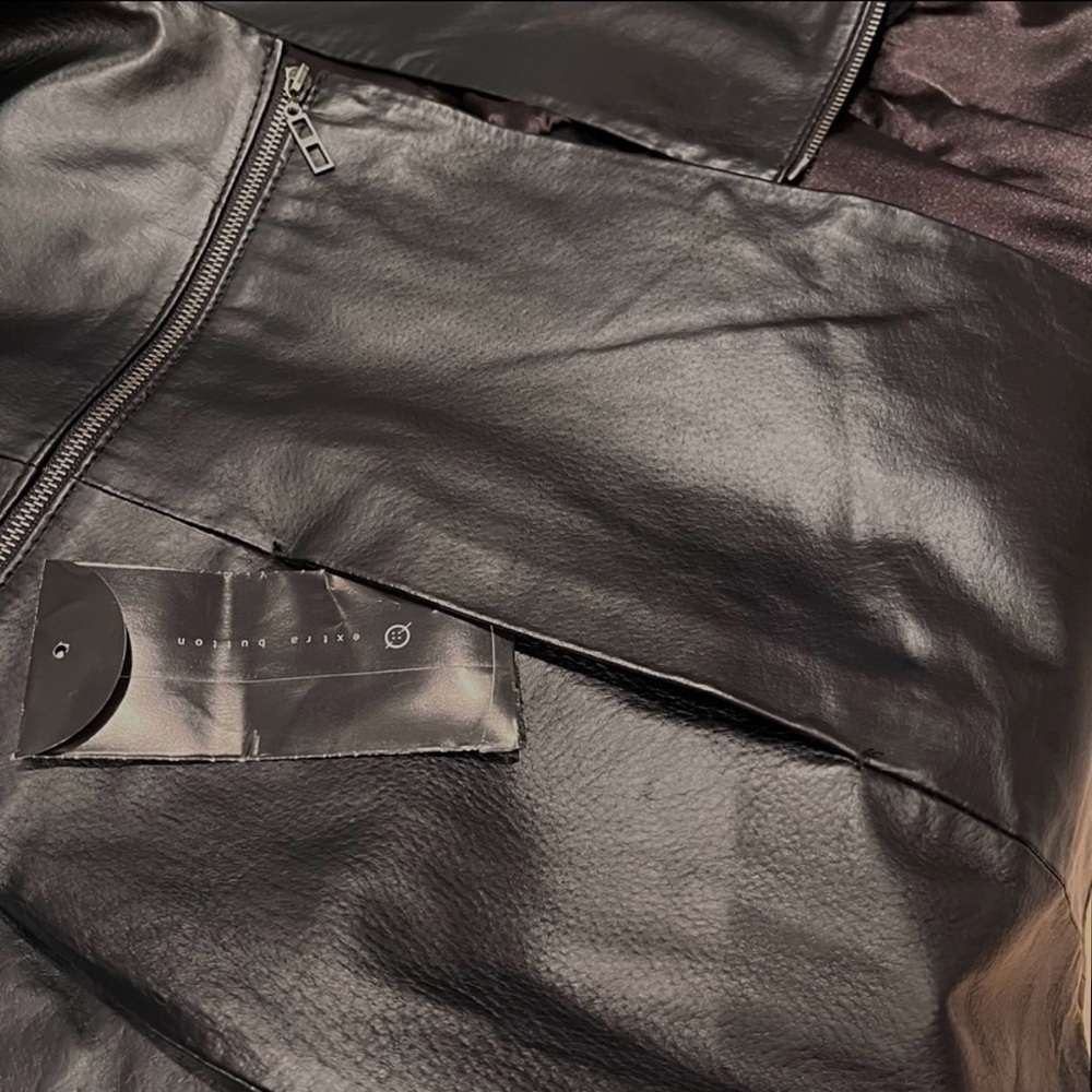 NWT Guillaume Women’s Leather Jacket Size L Black 2-in-1 Sleek Versatile Style! - Picture 10 of 10